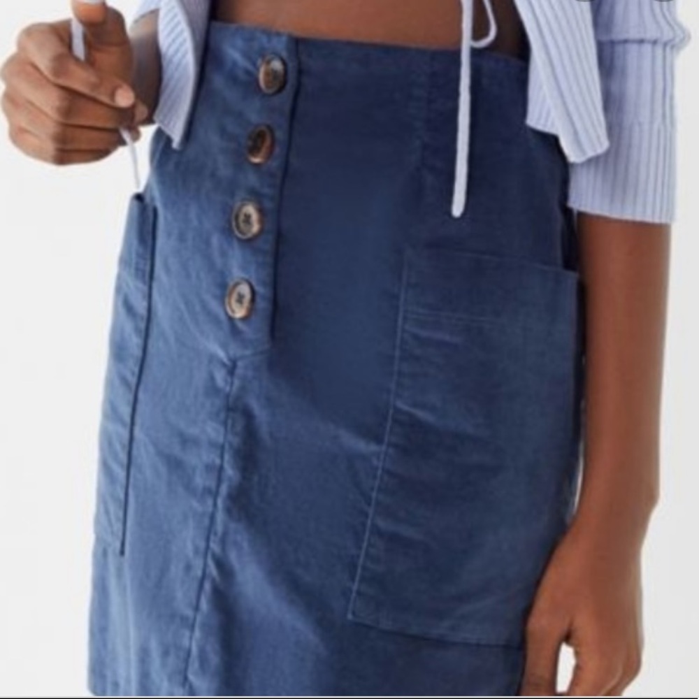 BDG ‘Kendri’‎ uncut corduroy mini skirt